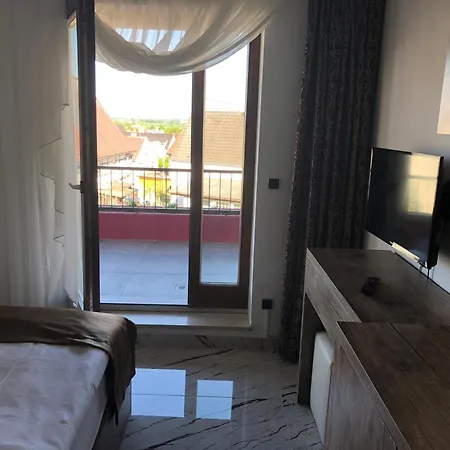 Ec Hotel *