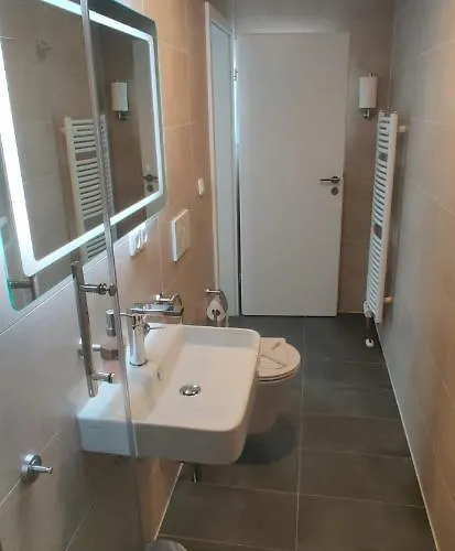 Ec מלון אלכינגן